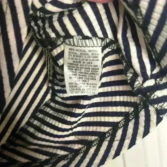 Free People Womens Tabby Cat Mock Neck Crop Top Sz XS NWOT - Picture 4 of 4